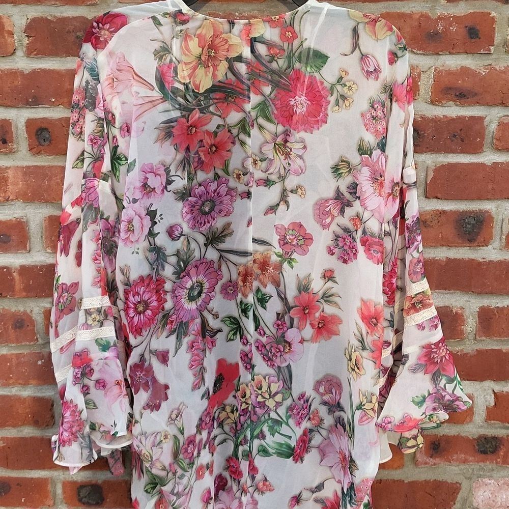 Romeoā&Ā JulietāCoutureāKimono - Picture 6 of 6
